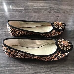 Flat shoes leopard print, Adrienne Vitadinni size 7